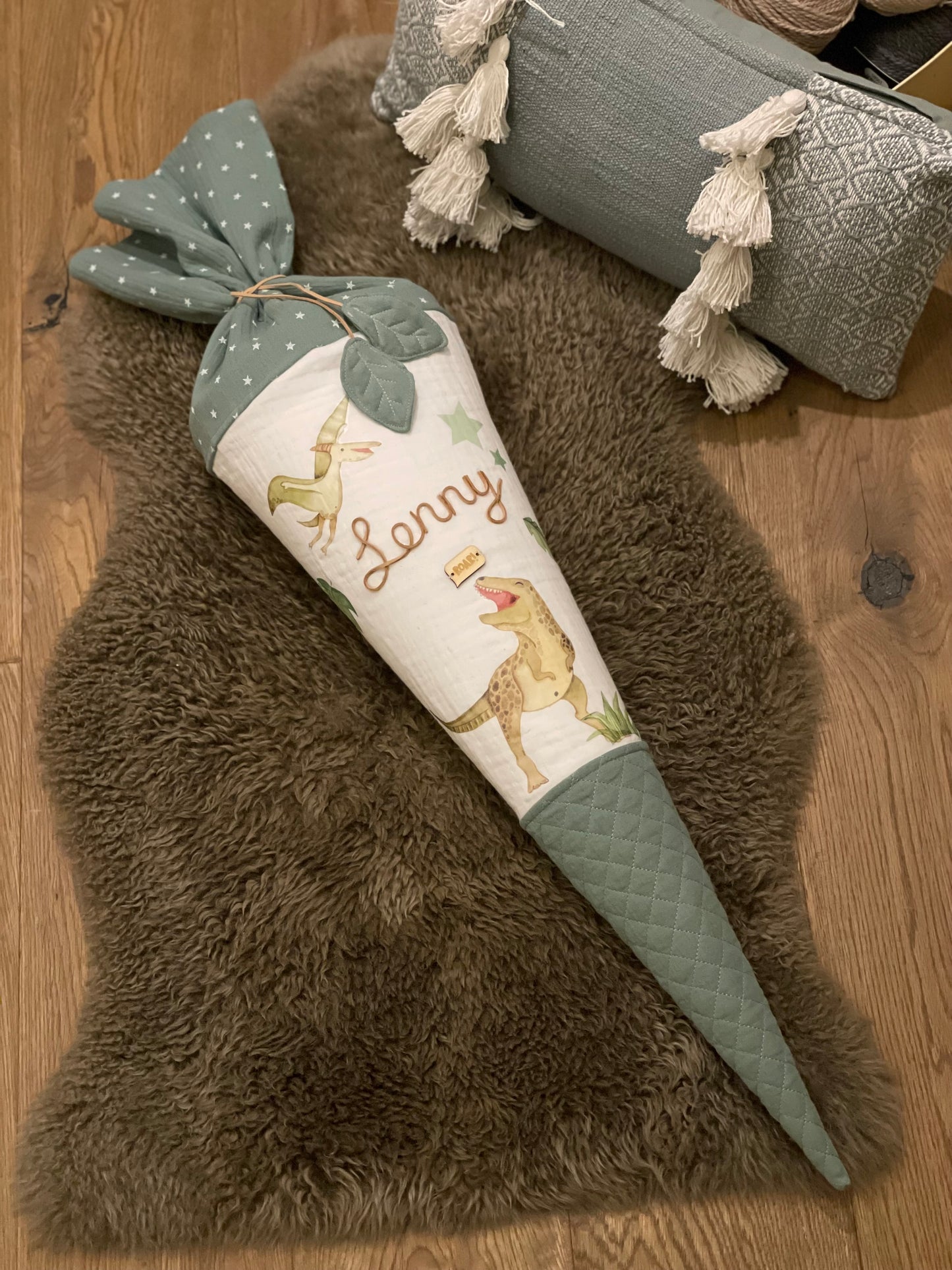 Dino Schultüte mit Name aus Stoff 70 cm