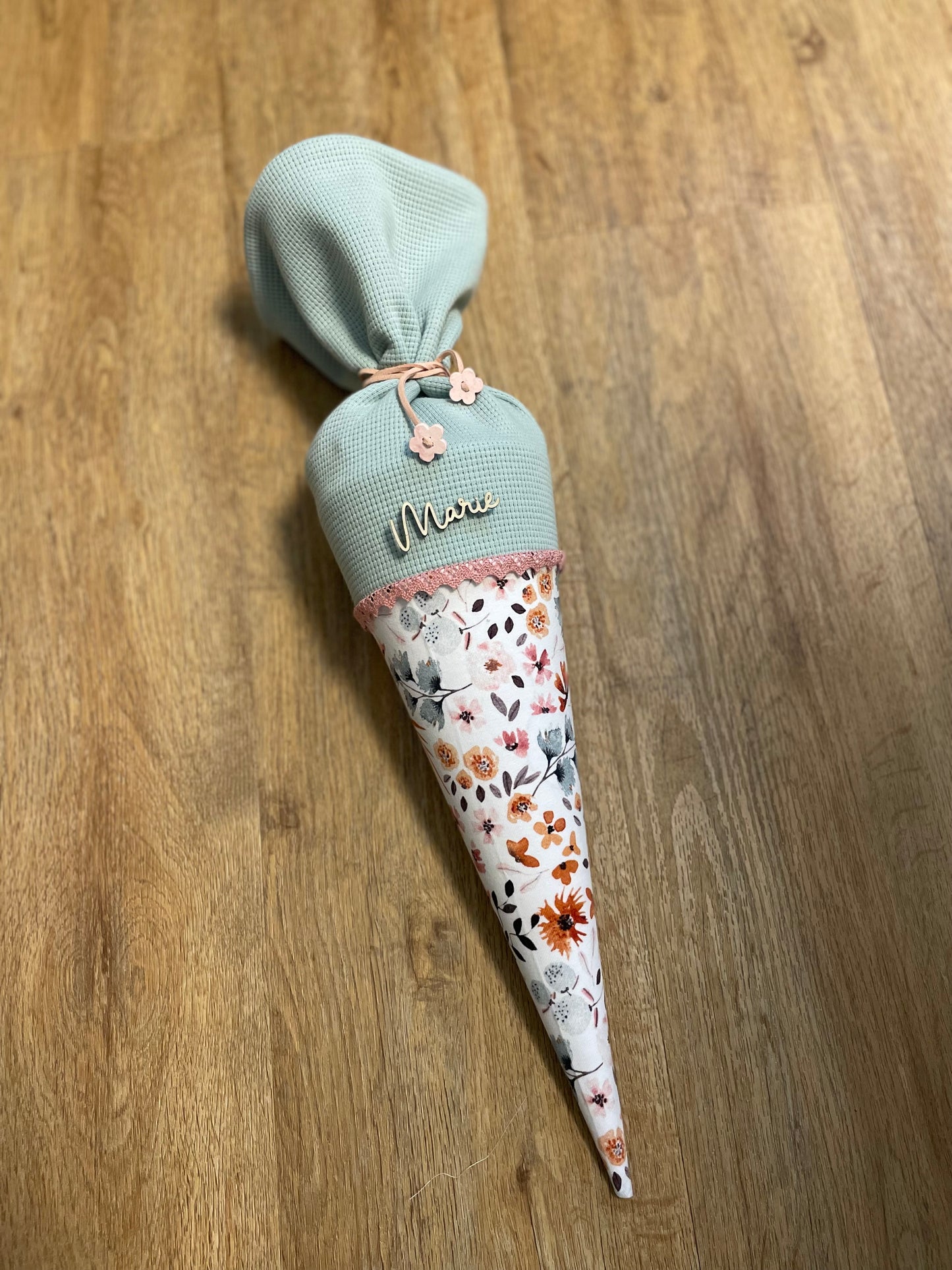 Blumen Schultüte mit Name aus Stoff 70 cm